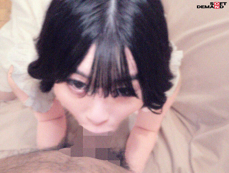 「門倉すず 素人アイドルが喉奥トレーニングでフェラ＆イラマチオ披露する衝撃映像」のサンプル画像15枚目