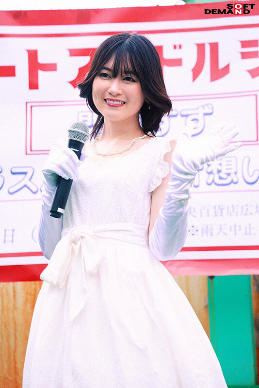 「門倉すず 素人アイドルが喉奥トレーニングでフェラ＆イラマチオ披露する衝撃映像」のサンプル画像3枚目