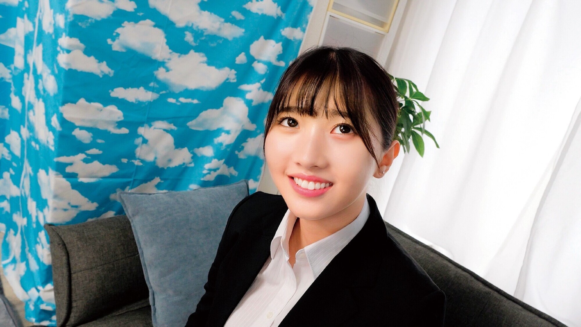 「丸の内美人OLさんが参加ww【お口から精子垂れ流しノーハンドフェラ大会（ ゜Д゜）】「出されたの精子はこぼしちゃダメよ」制限時間内に5発口内発射受け止め連続フェラ抜きミッション達成で100万円！失敗したら即ズボ中出し罰ゲーム！」のサムネイル