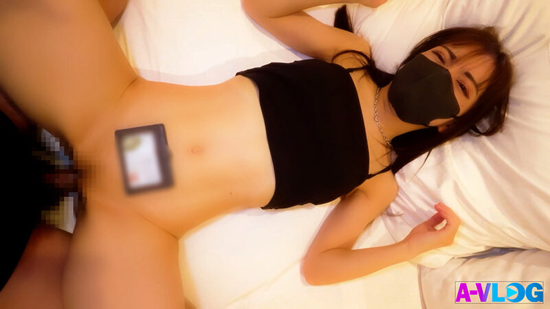 「【素人女子大生】コスプレ美女とカーセックス中出し!今どき女子の本音の恋愛事情を暴露」のサンプル画像12枚目