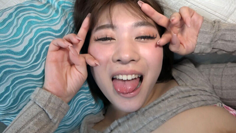 「【素人】断れない色白爆乳ぽっちゃり美女が潮吹き絶頂!超乳揺れる濃密6SEX4時間」のサンプル画像16枚目