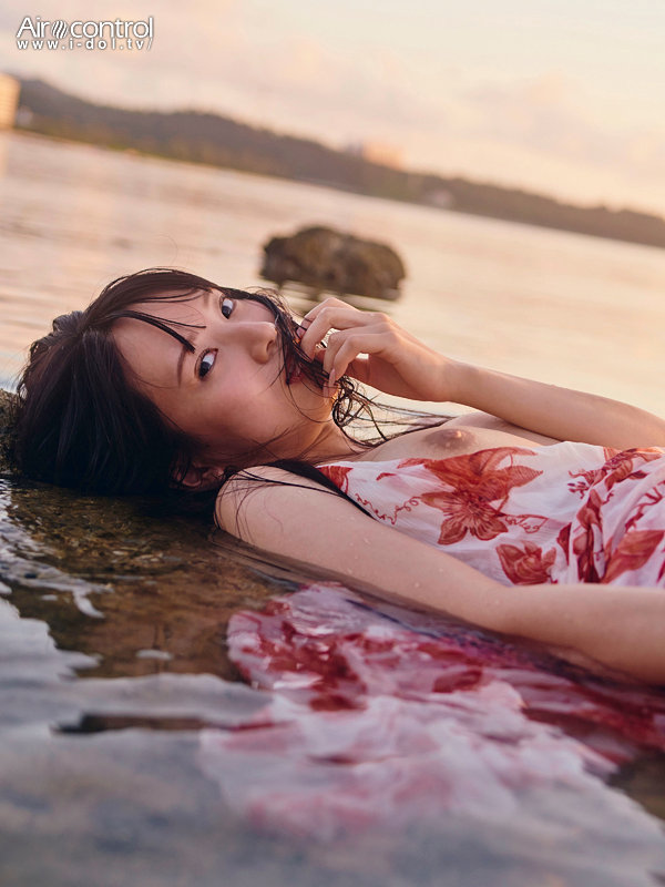 「榊原萌の裸天使グラビア映像|美少女アイドルのセクシーイメージビデオ完全版」のサンプル画像4枚目