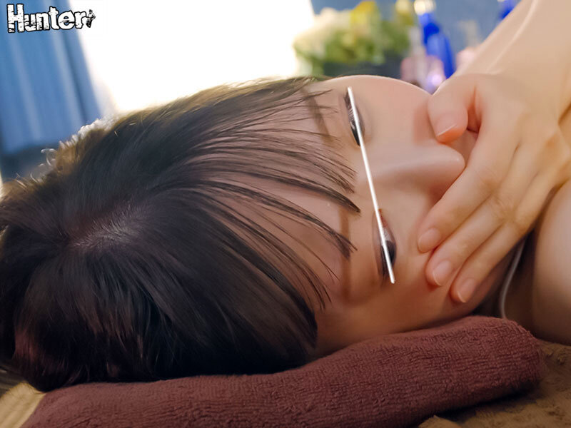 「【マッサージ】ウブ女子が極上エステで潮吹き絶頂！プロの指テクで中出しバックまで開発される施術」のサンプル画像4枚目