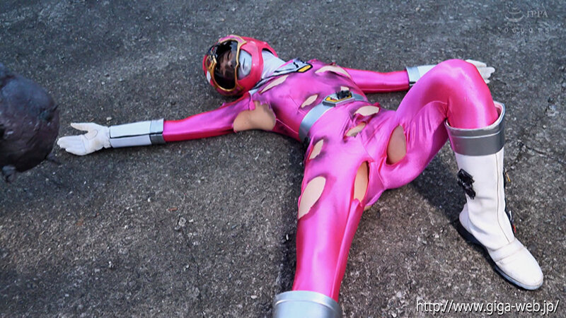 「及川うみが女戦士に変身!超戦隊シールドファイブで魅せる迫力のアクション&ピンチシーン」のサンプル画像5枚目