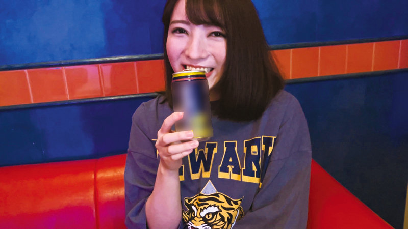 「【素人】巨乳美女がフェラでご奉仕!トロトロ神乳おっぱいの彼女が濃厚フェラチオ披露」のサンプル画像6枚目