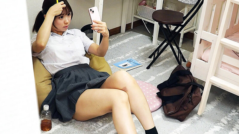 「素人女子校生の覚えたてオナニー盗撮映像｜巨乳JKの恥ずかしい一人エッチと指マン自撮り」のサンプル画像3枚目