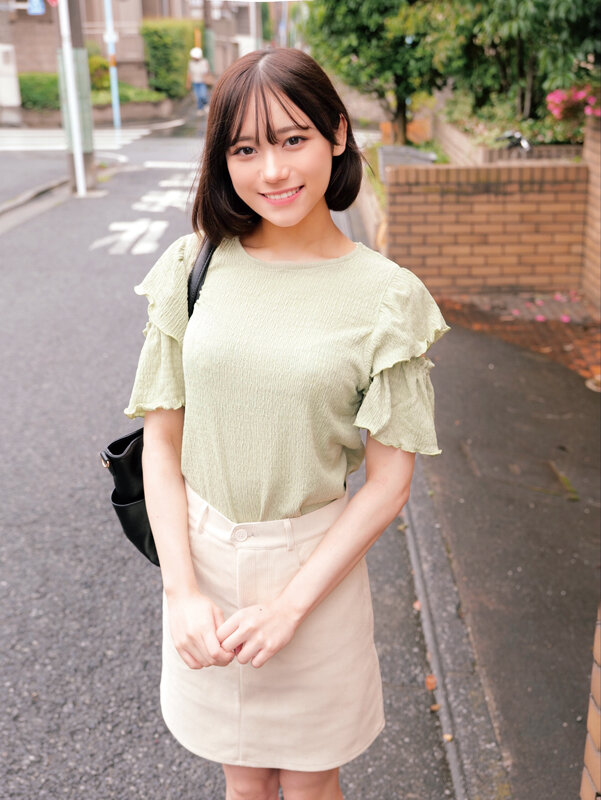 「スレンダー美少女JDをナンパして即ハメ中出し！素人まいいろはの敏感すぎる反応がエロい」のサンプル画像1枚目