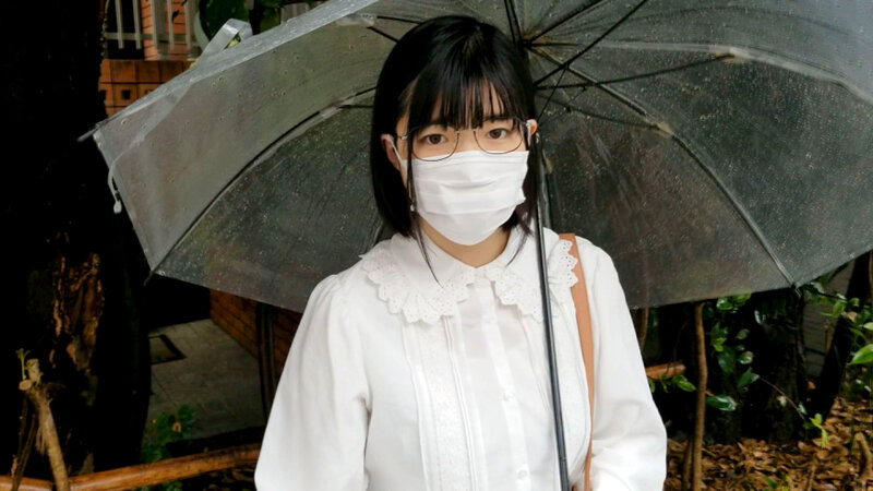 「メガネ地味子の隠れ巨乳ボディ披露｜スレンダー素人娘のギャップ萌え作品」のサンプル画像1枚目