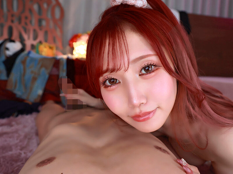 「【VR】常に唇が触れ合う距離で何度もベロキス＆顔舐めで至福の射精へ誘う脳トロキス顔面特化手コキ【射精前～中～後ずっと至近距離で感じる美顔】」のサンプル画像10枚目