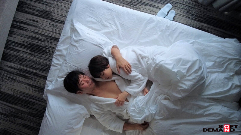 「スレンダー美少女OL柴崎はるの初中出し体験！会社帰りホテルで朝まで濃厚プレイ」のサンプル画像18枚目