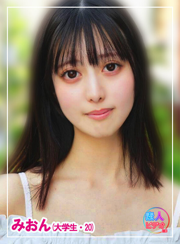 「素人女子大生4人の水着姿で美乳披露！アイドル級美女たちの潮吹き初体験映像を完全公開」のサンプル画像1枚目