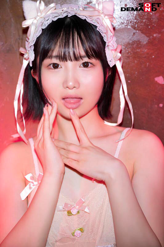 「アイドル級美女・斎藤かさねが初ごっくん解禁！3P・4Pで魅せる衝撃デビュー作品」のサンプル画像2枚目