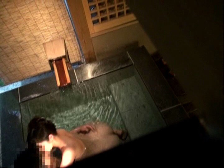 「【人妻】不倫旅行で乱交に溺れる美人妻の秘密の温泉旅行【主婦・高画質リマスター】」のサンプル画像7枚目