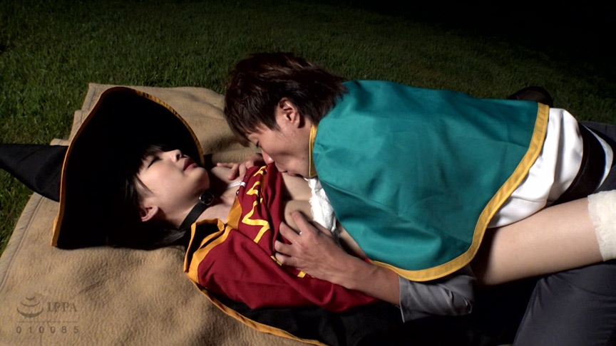 「【コスプレ】この素晴らしい世界に祝福を!めぐみん風コスプレ美女の激カワなりきりプレイ」のサンプル画像3枚目