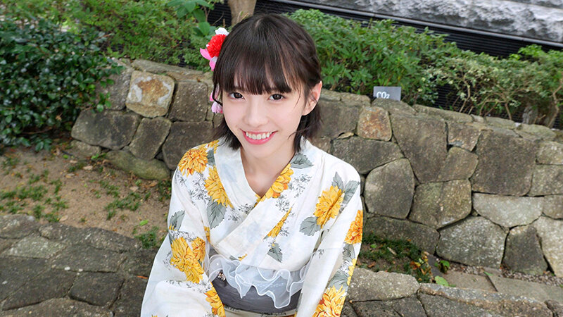 「パイパン素人娘の中出しハメ撮り流出 小柄で微乳な看板娘との純愛セックス映像」のサンプル画像3枚目