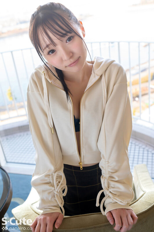 「雅子りな 色白美少女のフェラ＆オナニーから中出しまで！ミニ系ロリ好き必見の激カワセックス」のサンプル画像3枚目