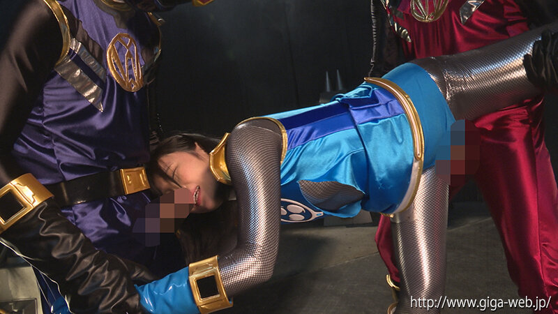 「角名つむぎが女戦士に!聖忍戦隊カゲブルーが敵に捕らわれ絶体絶命のピンチ」のサンプル画像13枚目