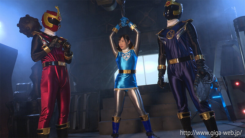 「角名つむぎが女戦士に!聖忍戦隊カゲブルーが敵に捕らわれ絶体絶命のピンチ」のサンプル画像8枚目