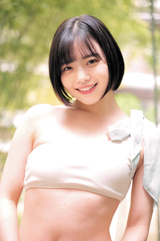 「素人女子大生ひかる&なぎさが水着マッサージでナンパされ中出し!夏のビーチギャル発情体験」のサンプル画像2枚目