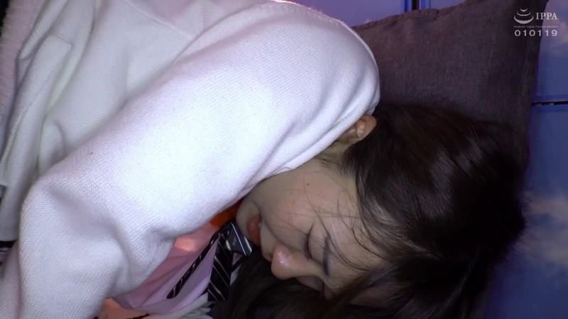 「【素人ナンパ】マジックミラー号で拘束プレイ！潮吹き絶頂から中出しまで｜あき撮って出し」のサンプル画像18枚目