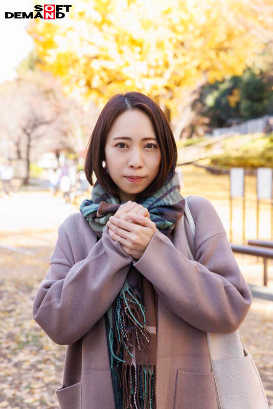 「玉井晴香ら人妻15名が魅せる初撮りフェラ＆中出し体験！興奮の17SEX収録総集編」のサンプル画像6枚目