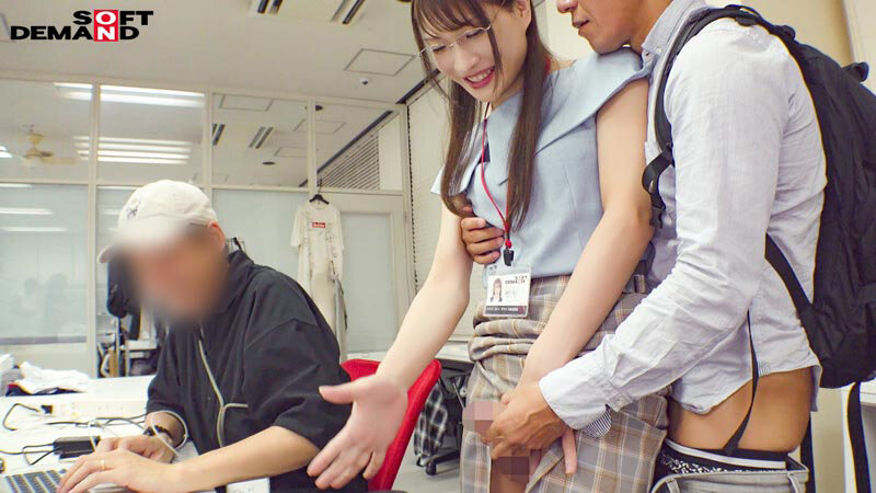 「めがねOLニューハーフ諏訪珠生がアナルセックスで魅せる!18cm巨根の頼れる姉御肌社員デビュー」のサンプル画像14枚目