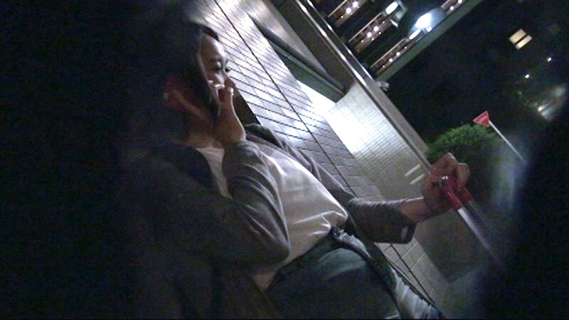 「【素人ナンパ】終電逃した女性を駅前で口説く!リアル街頭ナンパで本気の口説きテクニック完全収録」のサンプル画像2枚目