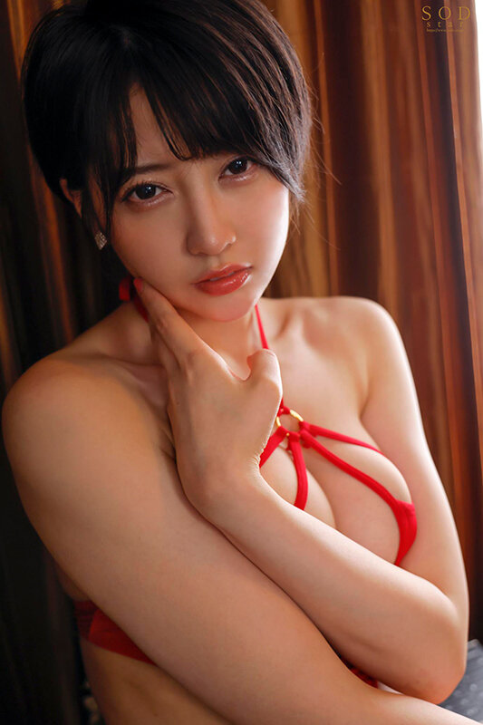 「夏目響がM男を責める中出しプレイ!スレンダー巨乳美女の猟奇的ペット調教が凄い」のサンプル画像8枚目