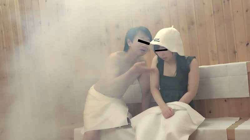 「【素人】巨乳女子が汗だくサウナで感じまくり中出し性交!秘蔵映像5名収録」のサンプル画像6枚目