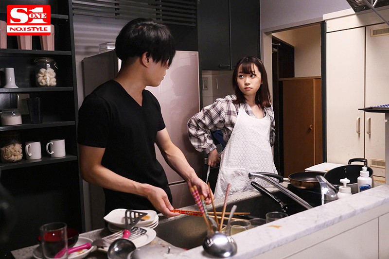 「架乃ゆら NTR寝取られ作品｜美乳スレンダー美少女が彼氏の横で親友と3P」のサムネイル