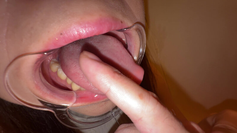 「【赤城穂波】素人お姉さんをナンパ！初体験の喉奥チャレンジ＆超長舌を徹底観察【個人撮影】」のサンプル画像18枚目