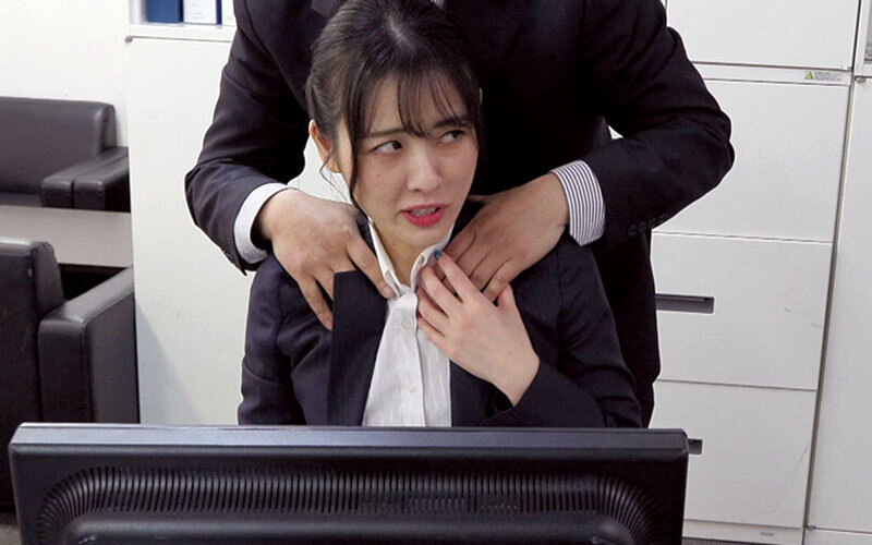 「祈山愛が巨尻OLで誘惑！課長にイタズラされ中出し懇願する禁断オフィスラブ」のサンプル画像5枚目