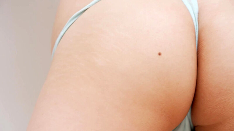 「鈴音ねこのセクシー動画「欲望のスイッチ」魅惑の美ボディで誘惑する大人の映像作品」のサンプル画像15枚目