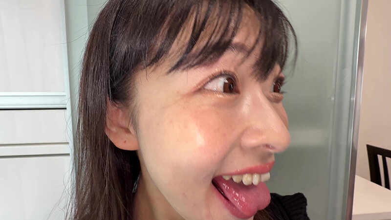 「【原美織】素人お姉さんをナンパ！個人撮影で魅せる舌ブラシ汚舌苔採取の衝撃映像」のサンプル画像5枚目