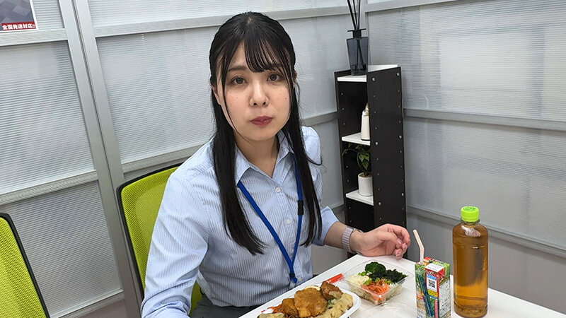 「生田優梨のあざと系OL動画｜素人後輩女子との濃厚キス＆顔射プレイが話題」のサンプル画像13枚目