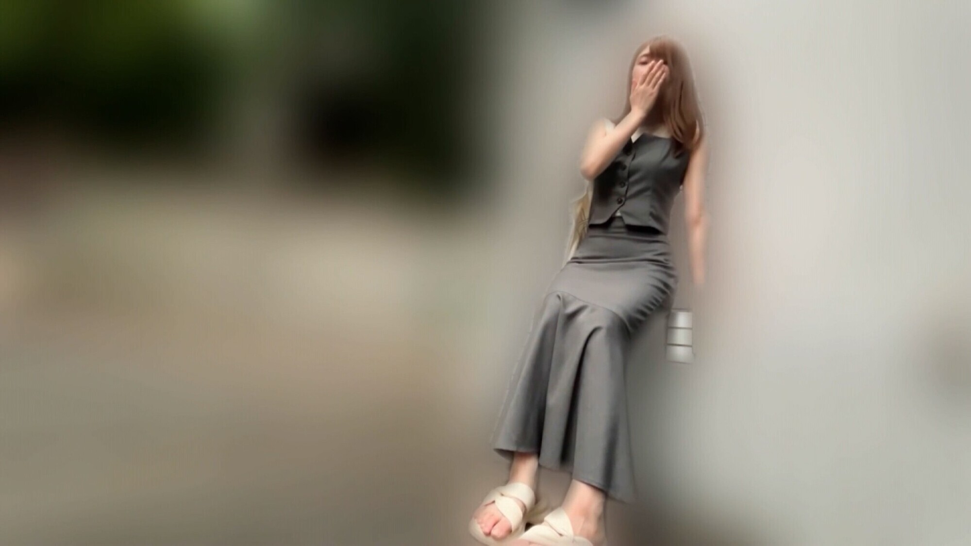 「高城なぎさちゃんとリモバイ散歩！街中で絶頂恥辱プレイ！」のサンプル画像14枚目