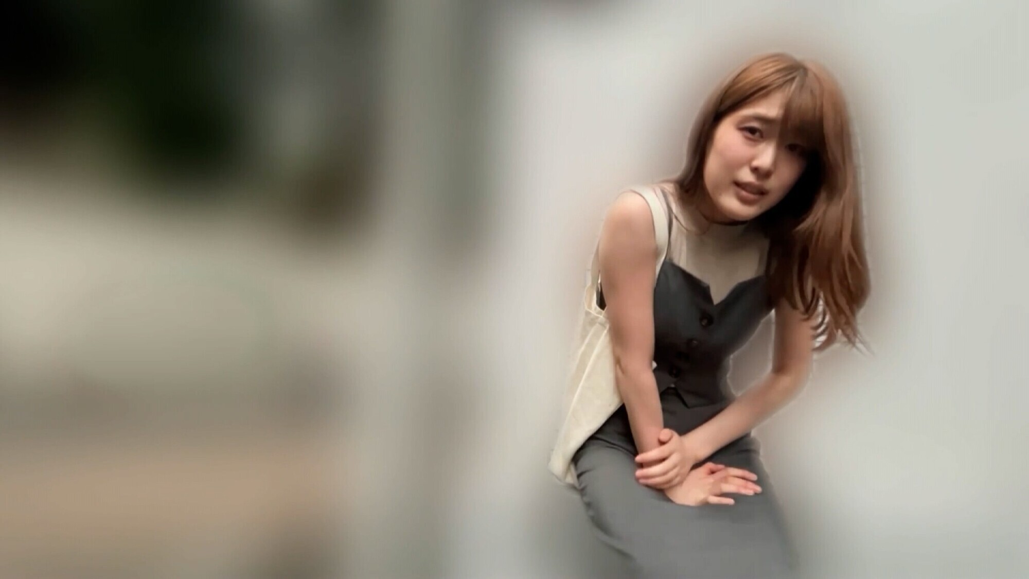 「高城なぎさちゃんとリモバイ散歩！街中で絶頂恥辱プレイ！」のサンプル画像15枚目