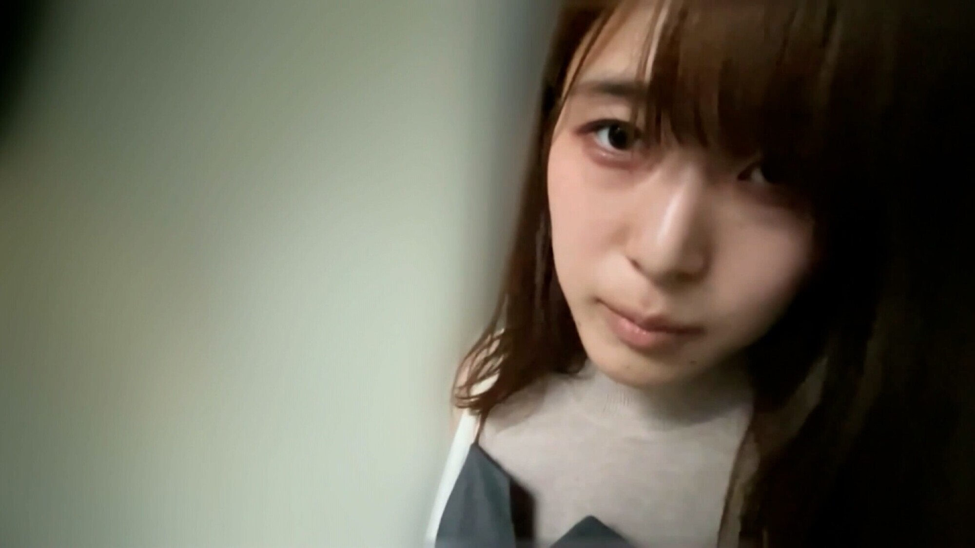 「高城なぎさちゃんとリモバイ散歩！街中で絶頂恥辱プレイ！」のサンプル画像20枚目