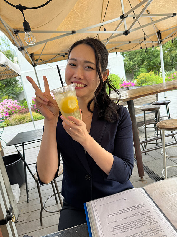 「三池小春の美尻が堪らない!同僚OLを口説き落とす尻フェチ必見のオフィスラブ作品」のサンプル画像4枚目