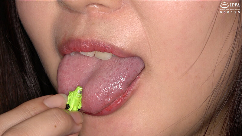 「【相楽さゆな】美少女M女の口内観察&巨大女フェチプレイ|歯・口腔フェチ動画」のサンプル画像11枚目