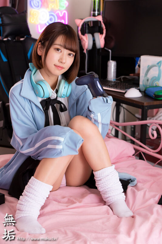 「美少女コスプレ妹と中出し三昧!羞恥プレイで責められる奈築りおの過激ゲーマー生活」のサンプル画像1枚目