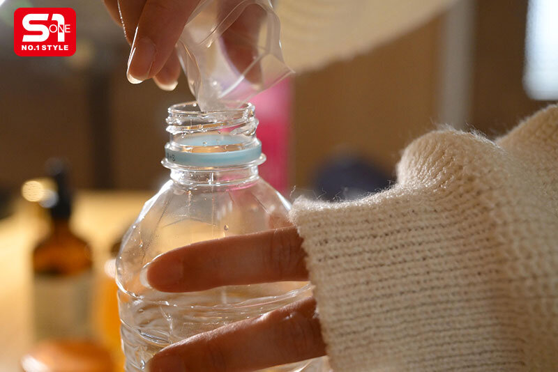 「金松季歩が激しくイキまくる潮吹きアクメ映像｜元アイドルの本気オーガズム」のサムネイル