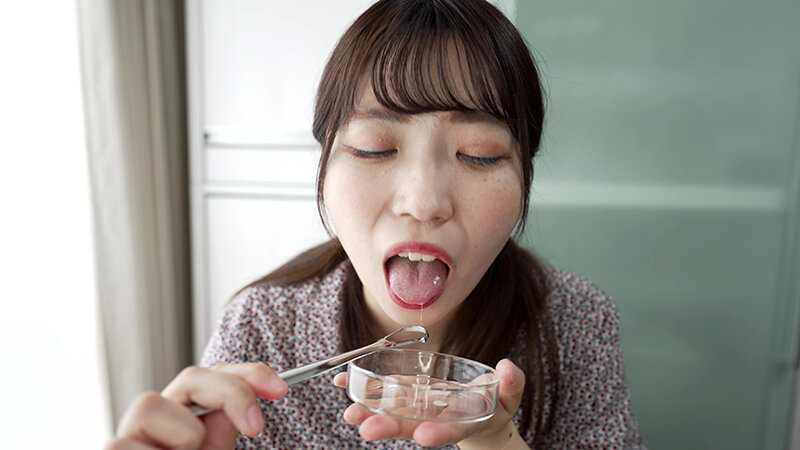 「【水月みお】美人お姉さんを街頭ナンパ!素人感あふれる個人撮影で魅せる舌ブラシ体験」のサンプル画像6枚目