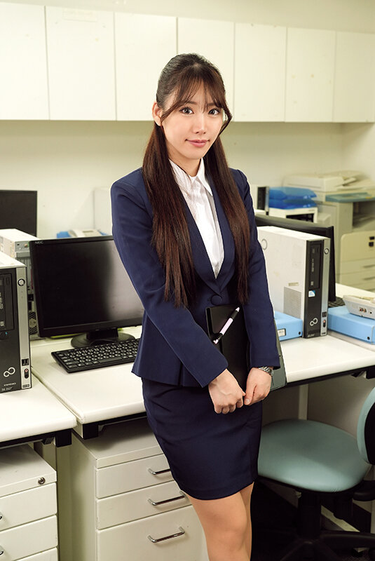 「花守夏歩・望月りんね・石原青が魅せるOL中出し&イラマチオ!不動産レディーの衝撃体験」のサンプル画像8枚目