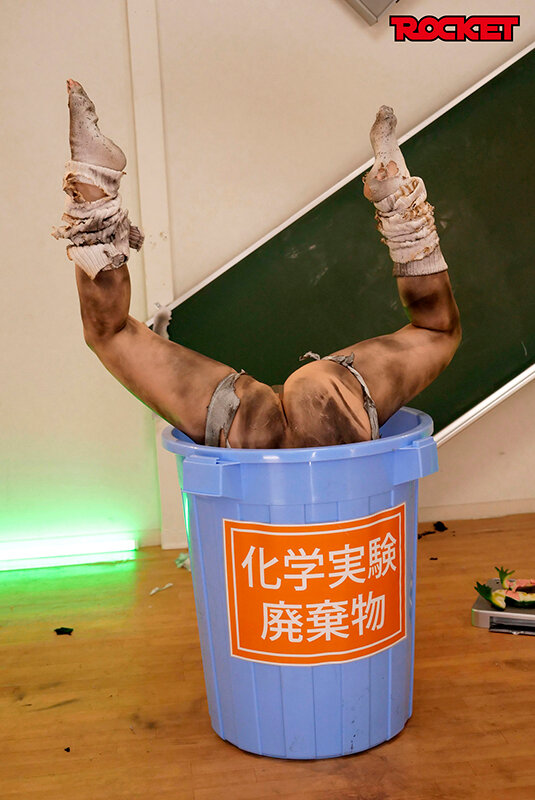 「音琴るい・松井日奈子・三田サクラが挑む女子校生の羞恥実験!恥ずかしい辱めプレイ完全版」のサンプル画像15枚目