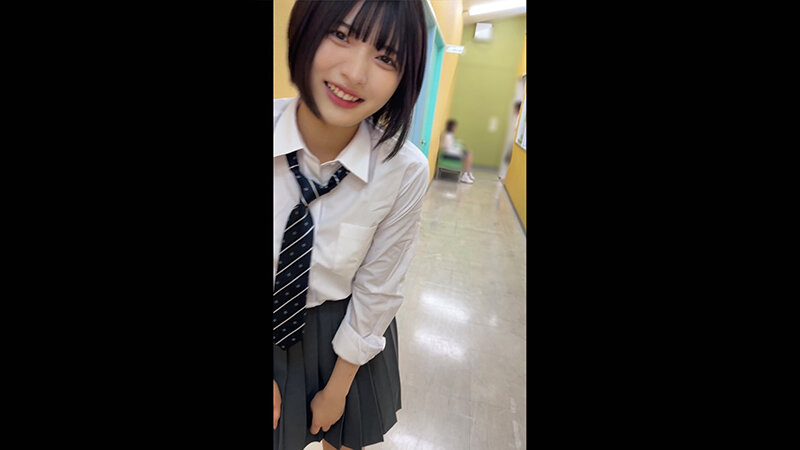 「【素人カップル】女子校生が校内でイタズラからフェラ・中出しまで 流出した学内デート映像」のサンプル画像7枚目