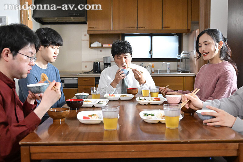 「吉瀬葵｜熟女お母さんと二人きりの実家で過ごす禁断の中出し近親相姦の日々【人妻】」のサムネイル