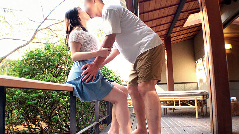 「【素人個人撮影】スレンダー美少女と巨乳美女2人との温泉ハメ撮り旅行で中出しセックス」のサンプル画像3枚目