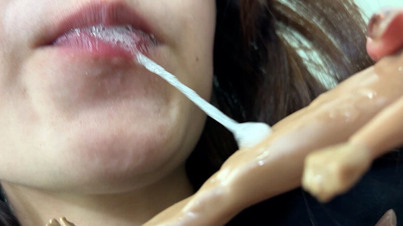 「スレンダーお姉さんがディルドとバイブでオナニー|唾液たっぷり濃厚セルフプレイ」のサンプル画像14枚目