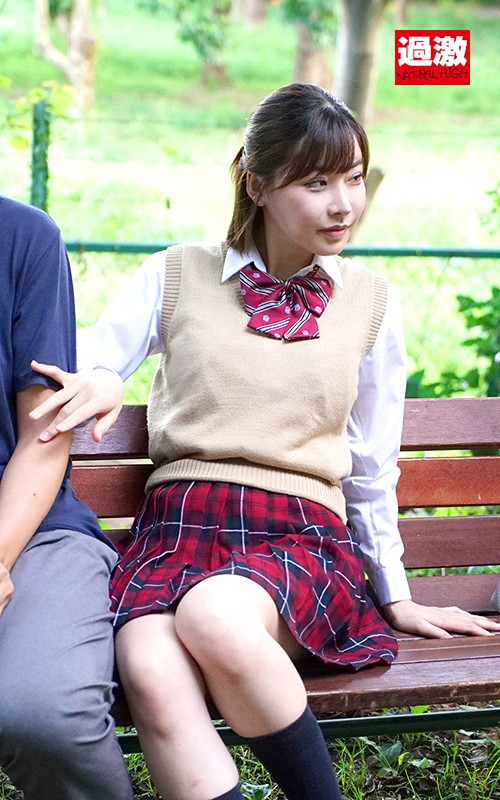 「深田えいみ 野外露出で顔射&フェラ連続おねだり!セーラー服美少女JKの大胆プレイ」のサンプル画像14枚目